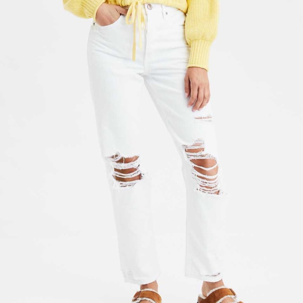 American Eagle- Boyfriend Ripped Short Jeans